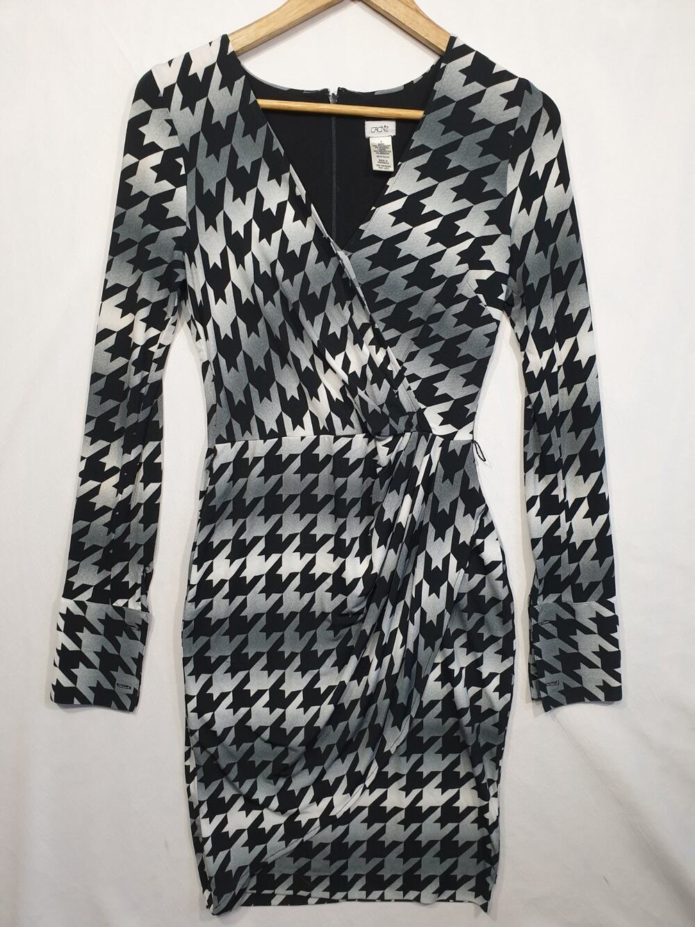 Cache Houndstooth Faux Wrap Dress Size Small S Long Sleeve Surplice V Neck Knit